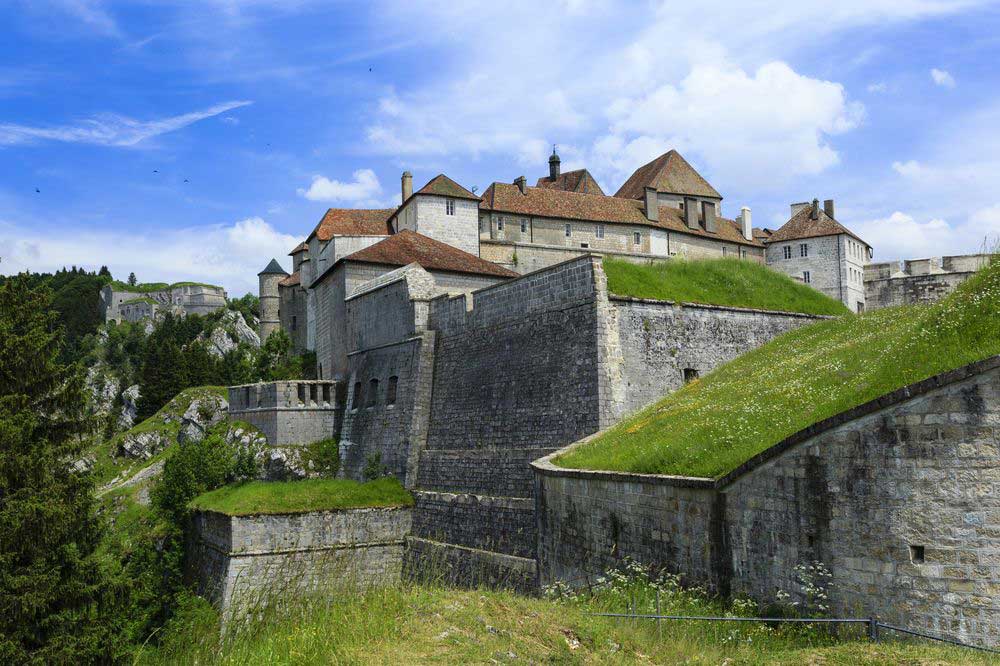 Le Fort de Joux : étape importante du GR® 509 Le Fort de Joux : étape importante du GR® 509